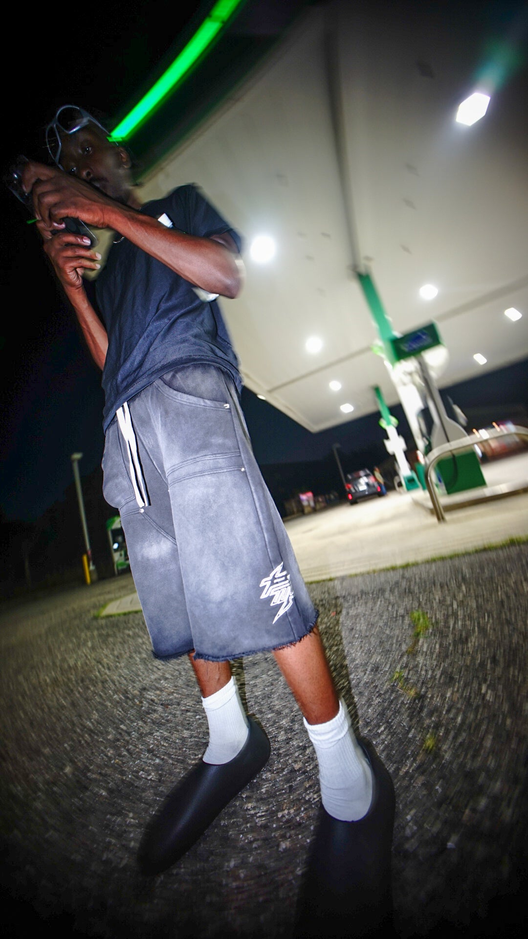 DOUBLE KNEE SWEATSHORTS